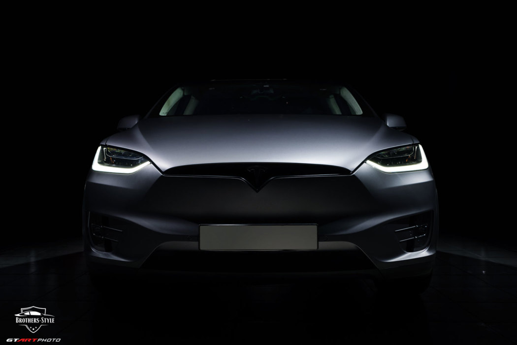 Оклейка Tesla Model X – Matte Dark Grey