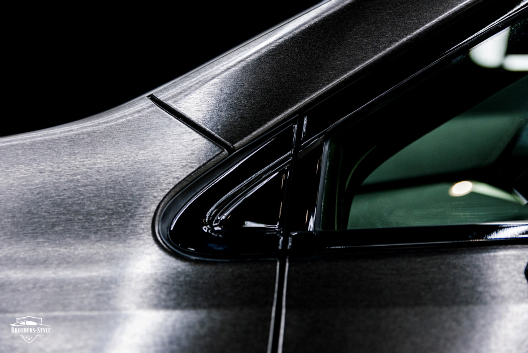 Оклейка Lexus RX плёнкой Brushed Black