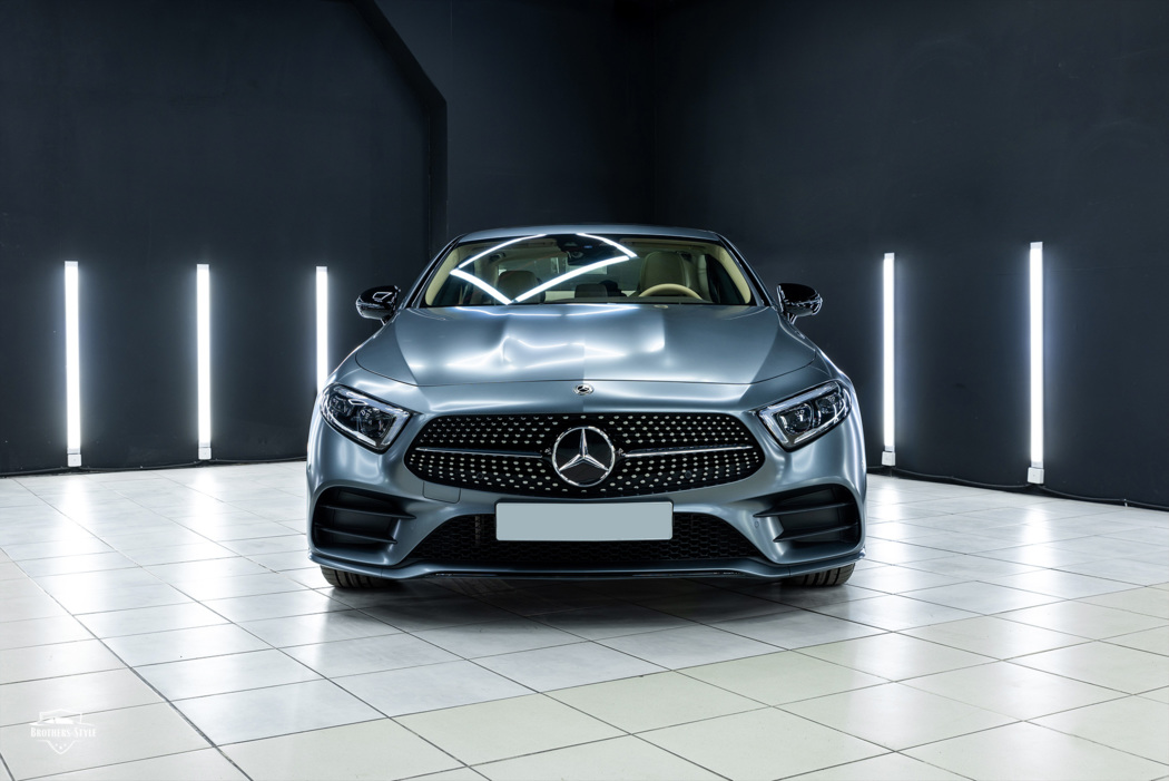 Оклейка Mercedes-Benz CLS матовой антигравийной плёнкой
