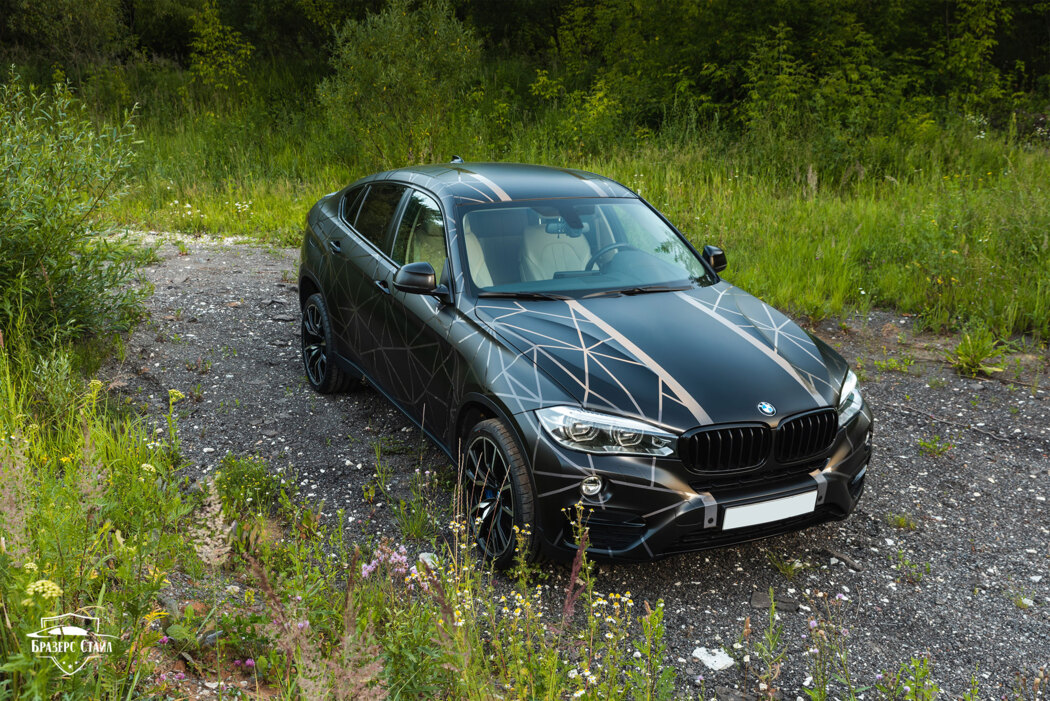 BMW X6 (F16) в чёрной матовой плёнке