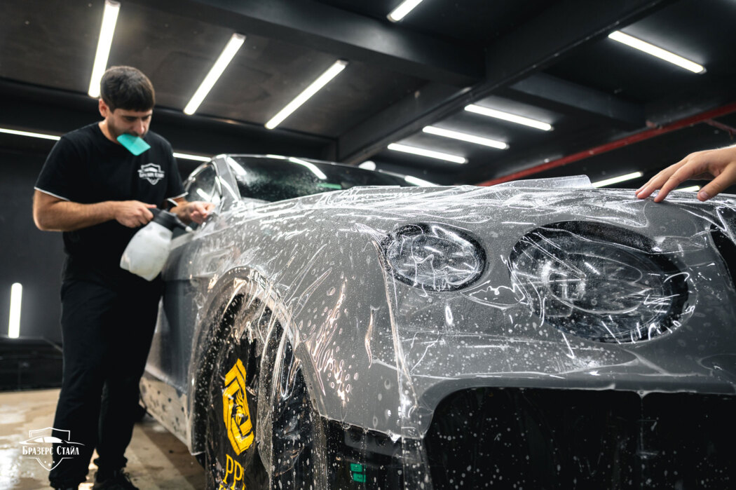 Оклейка Бентли Бентайга плёнкой