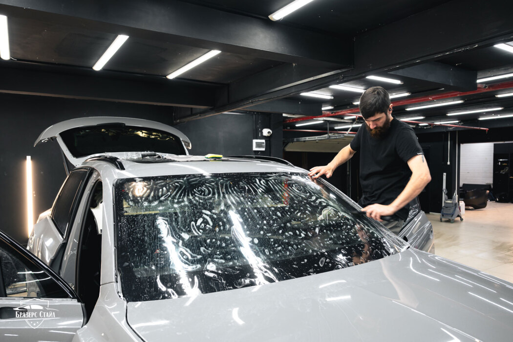 Бронирование лобового стекла Бентли Бентайга