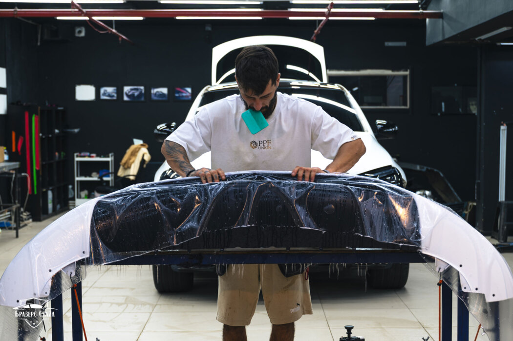 Оклейка Mercedes GLE Coupe матовым полиуретаном