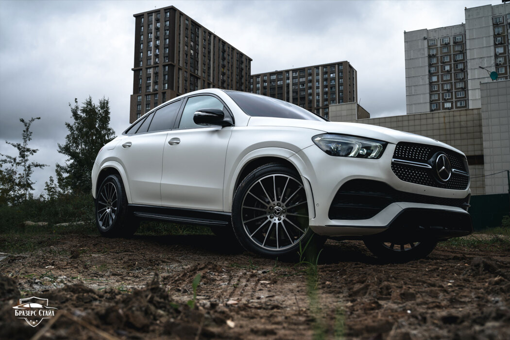 Белый матовый Mercedes GLE Coupe