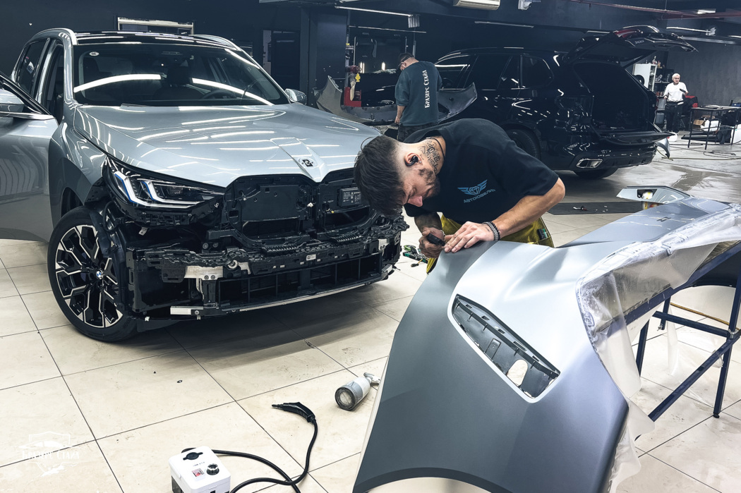 Оклейка BMW X3 матовым полиуретаном