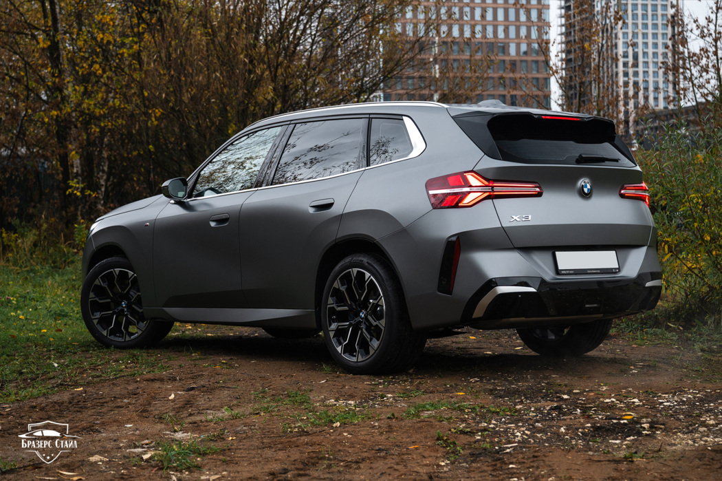 Матовый BMW X3 (G48) Серый матовый BMW X3 в кузове G48