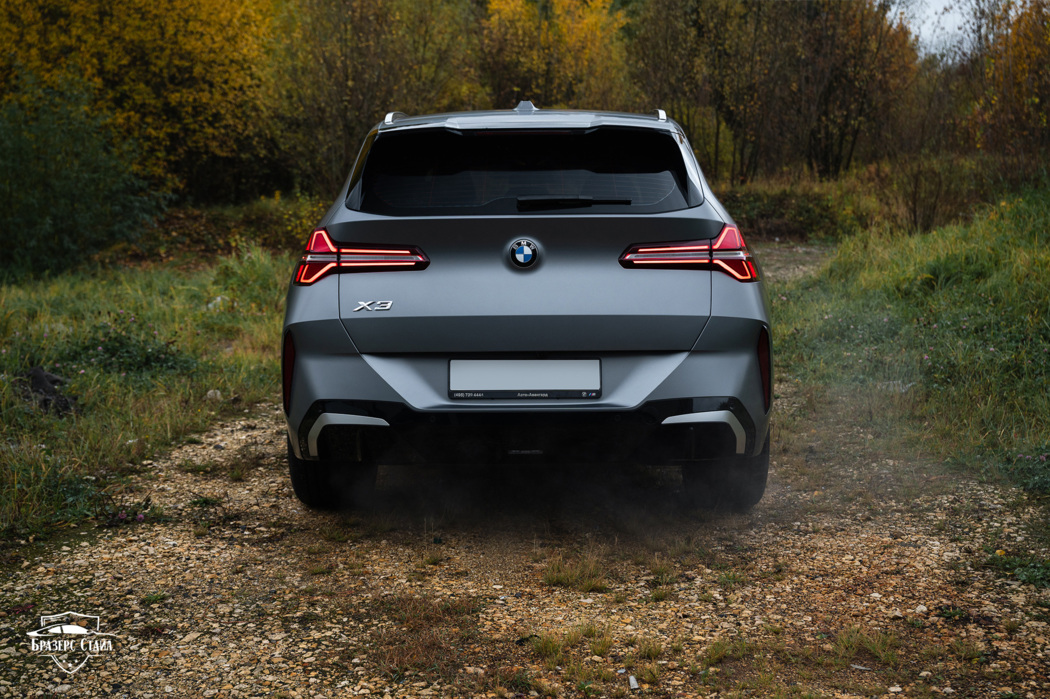 Матовый BMW X3 (G48) Серый матовый BMW X3 в кузове G48