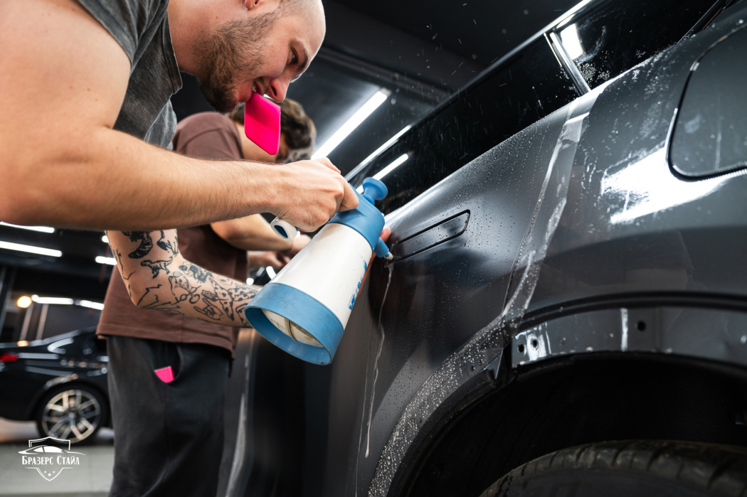 Оклейка Voyah Free матовой плёнкой