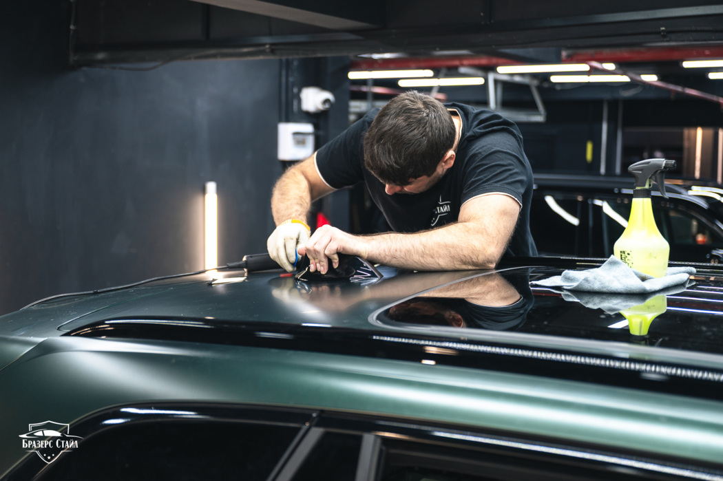 Оклейка Geely Monjaro матовой плёнкой