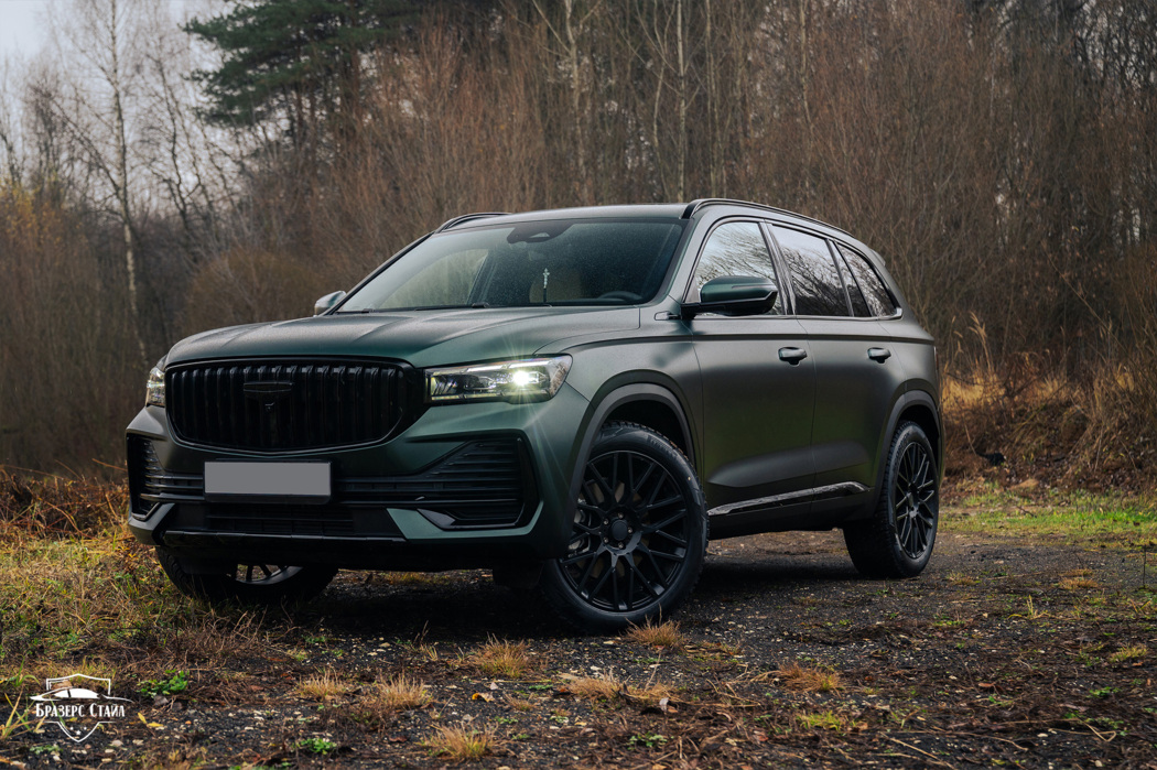 Зелёный матовый Geely Monjaro Geely Monjaro в матовом Mountain Green цвете