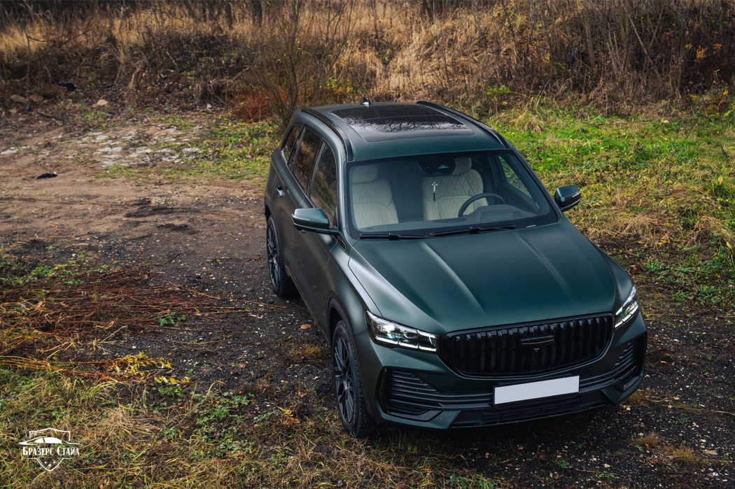 Зелёный матовый Geely Monjaro Geely Monjaro в матовом Mountain Green цвете
