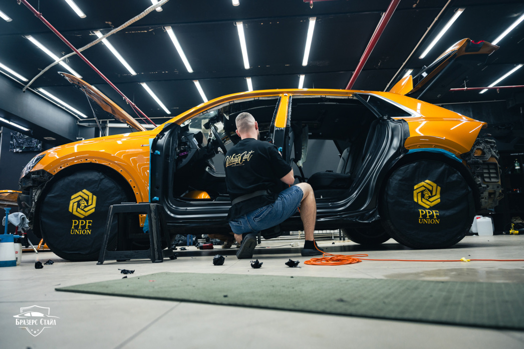 Оклейка Audi Q8 Оклейка Audi Q8 с проёмами