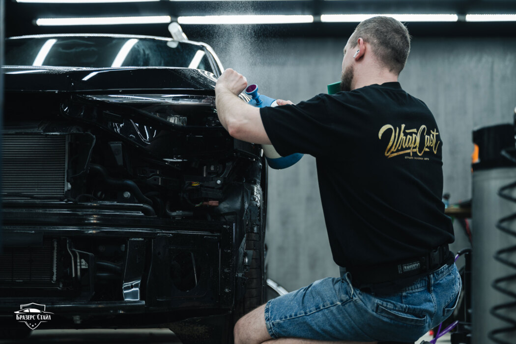 Оклейка Audi Q5 защитной плёнкой