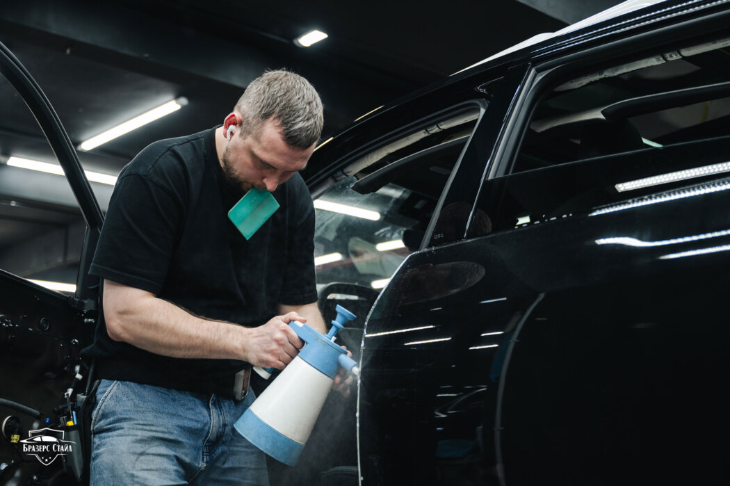 Оклейка Audi Q5 защитной плёнкой