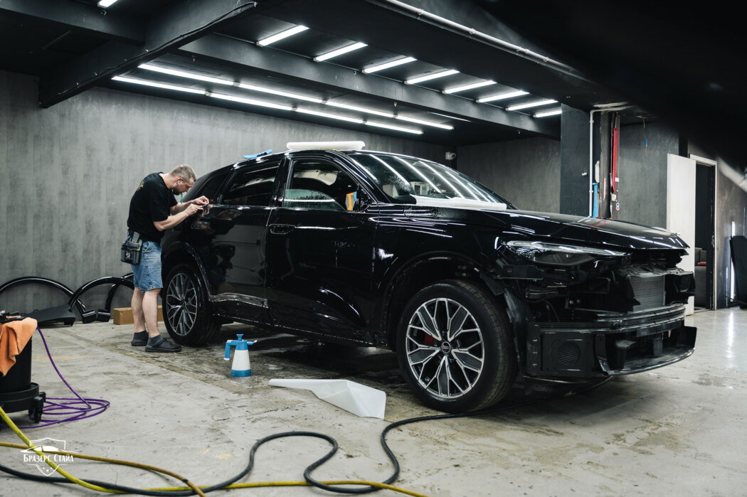 Оклейка Audi Q5 в кузове (GU)